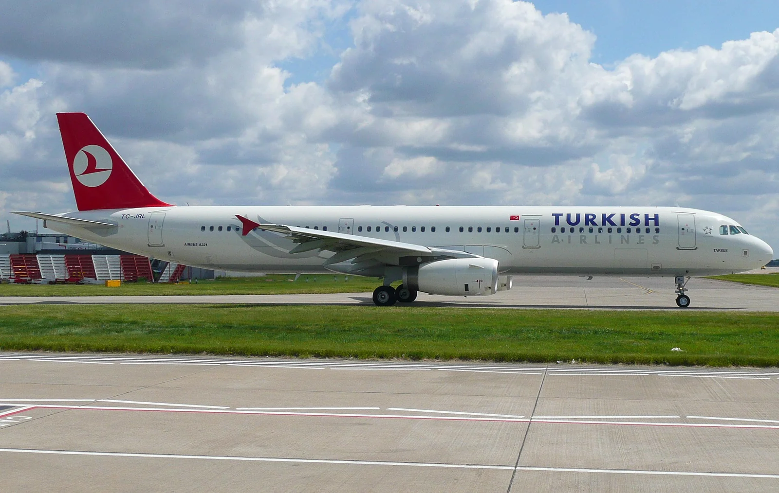 Airbus A321 Turkish Airlines TC-JRL на рулении