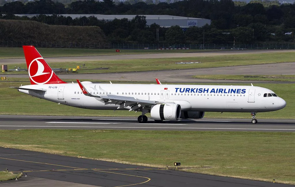 Airbus A321neo Turkish Airlines TC-LTO на полосе
