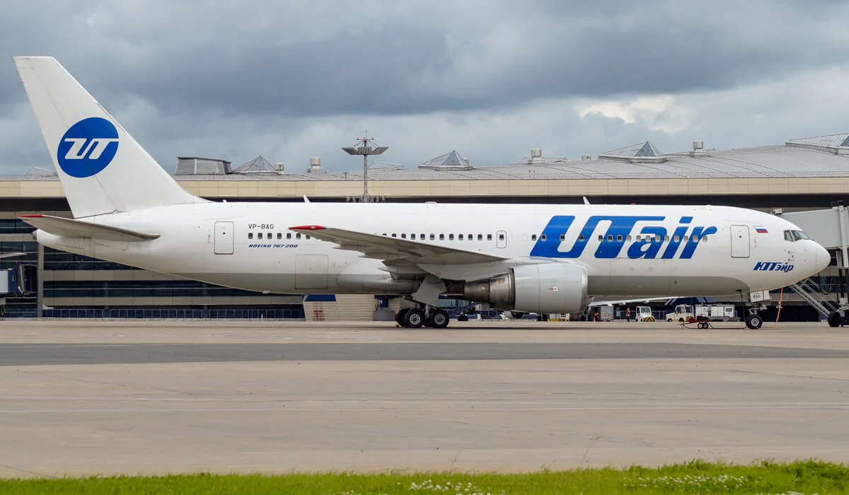 Схема салона Boeing 767-200 ЮТэйр: широкий фюзеляж на 249 кресел