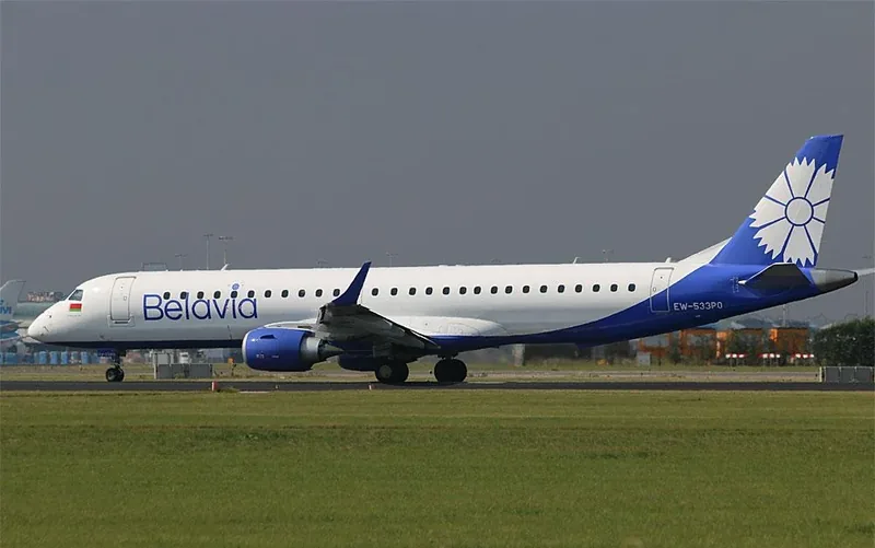 Схема салона Embraer 195 «Белавиа»: ряды, двери и премиум-класс