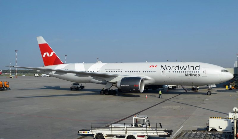 Boeing 777-300ER Nordwind Airlines на перроне