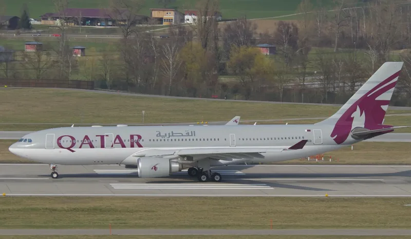 Схема салона Airbus A330-200 Qatar Airways: бизнес лесенкой и эконом на 196 мест