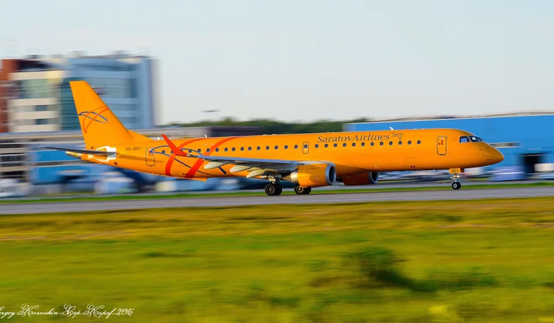 Embraer 195 «Саратовские авиалинии»