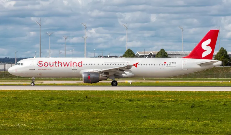 Airbus A321-200 Southwind Airlines, борт TC-GRC, на рулёжной дорожке