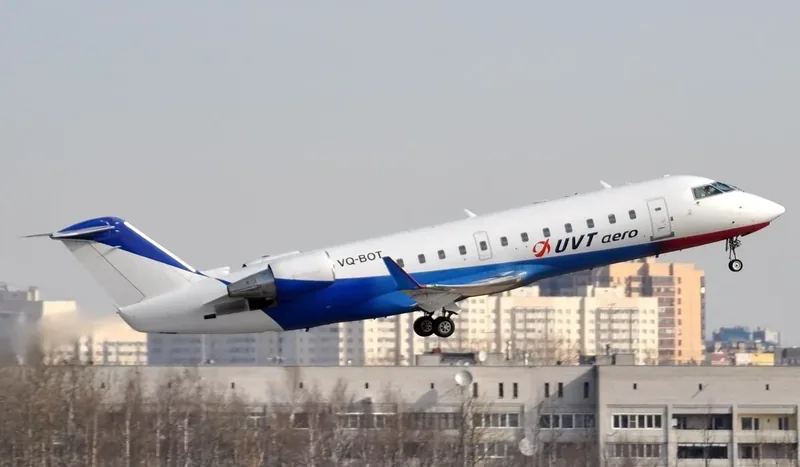 Bombardier CRJ-200 ЮВТ Аэро