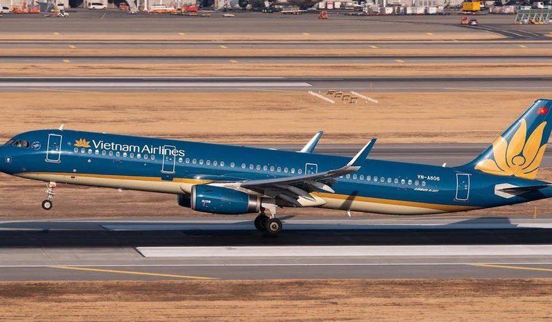 Airbus A321 авиакомпании Vietnam Airlines на пробеге