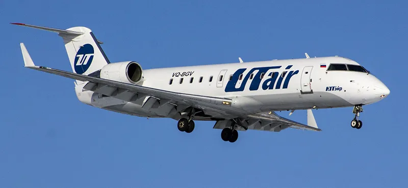 Bombardier CRJ-200 ЮТэйр: 50 мест и посадка 2-2