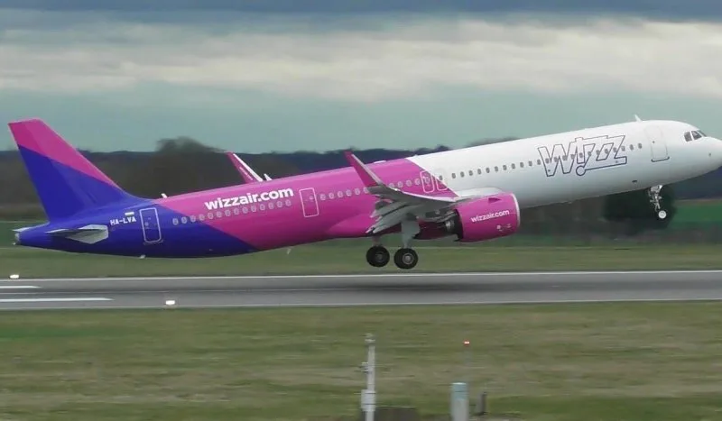 Airbus A321neo авиакомпании Wizz Air на взлёте