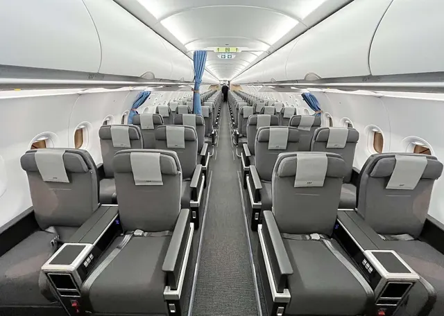 Первые ряды Airbus A321 Lufthansa: бизнес-класс со столиками вместо средних кресел