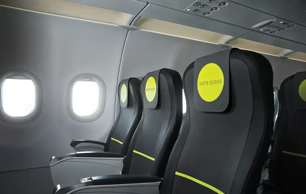 Кресла Extra Space у окна в Airbus A321nx S7