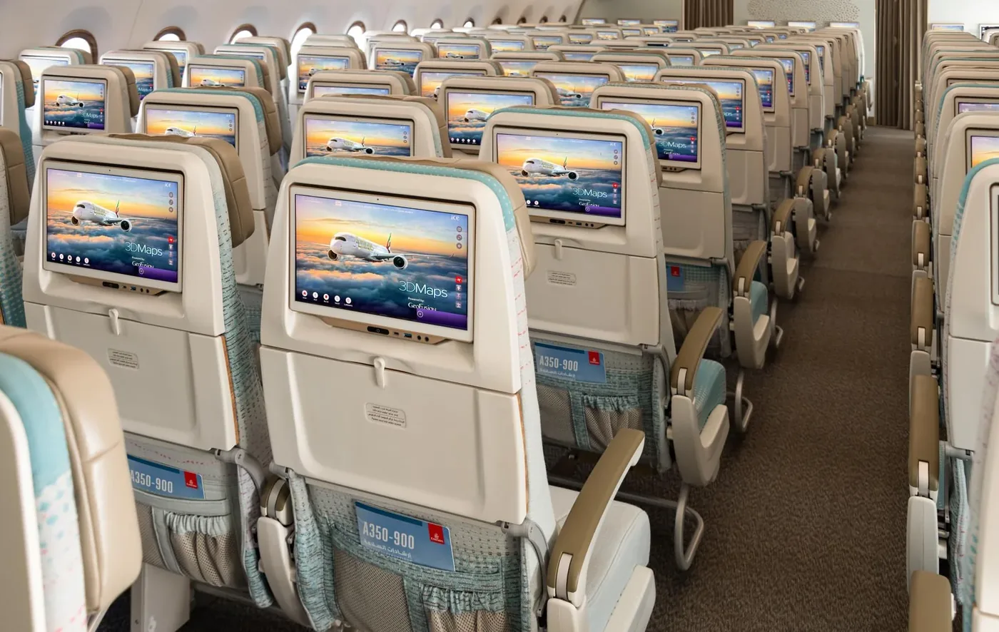 Экраны в спинках кресел эконом-класса Airbus A350-900 Emirates