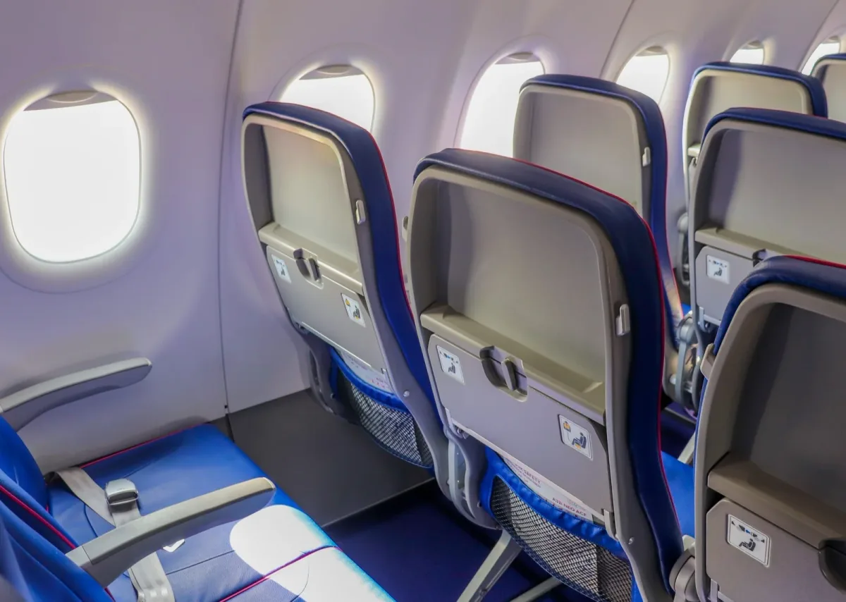 Место у иллюминатора в Airbus A321 Wizz Air