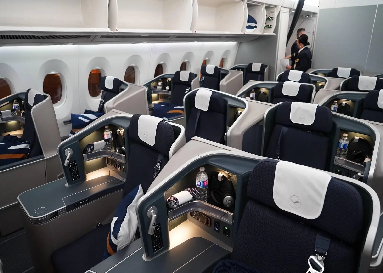 Ряды бизнес-класса A350-900 с раскладными креслами