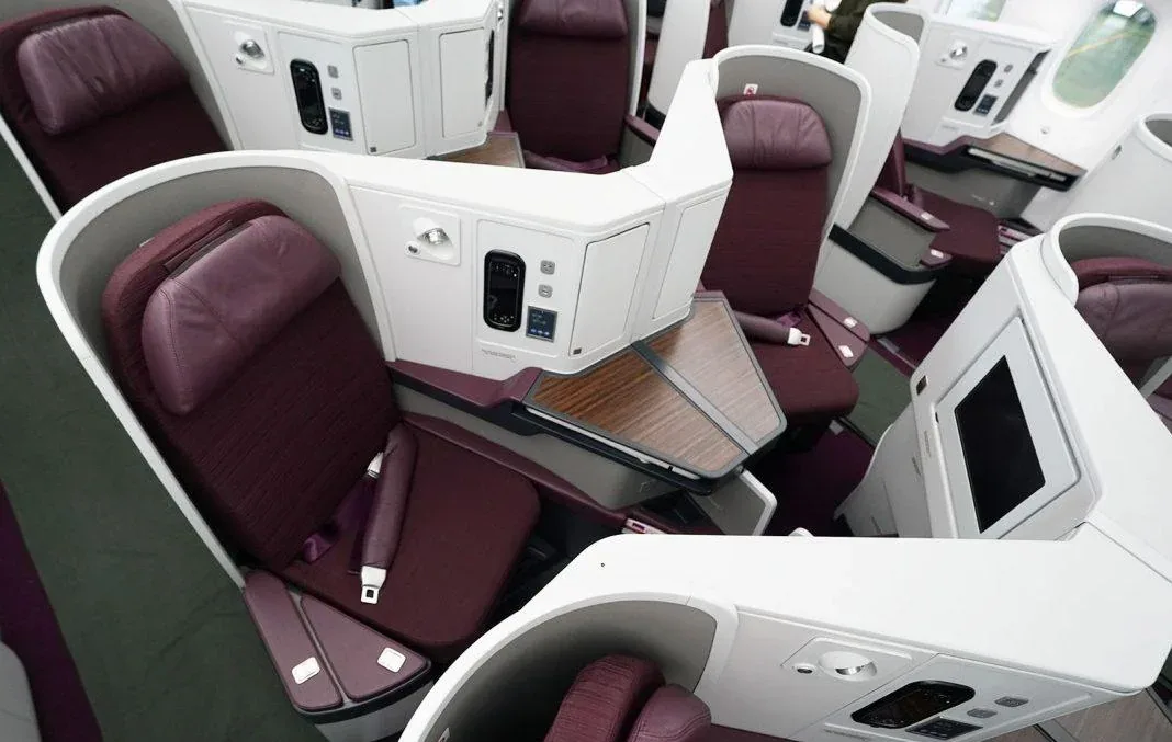 Кресло бизнес-класса 787-9 Thai Airways с широкой столешницей