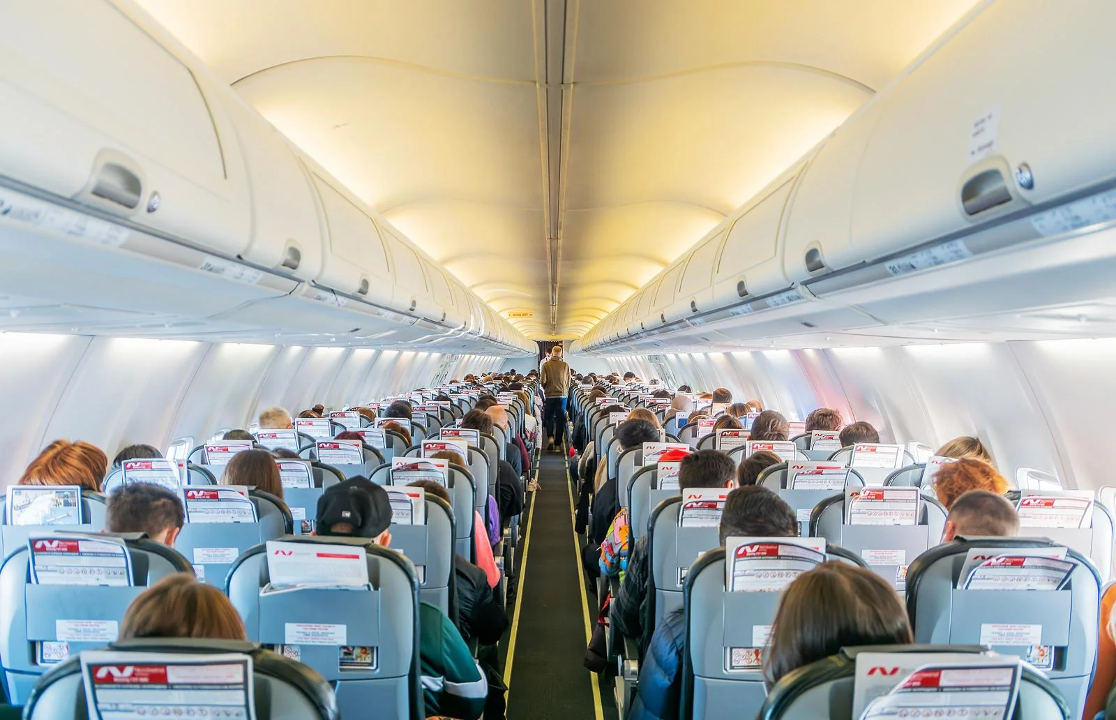 Заполненный салон 737-800 Nordwind во время рейса