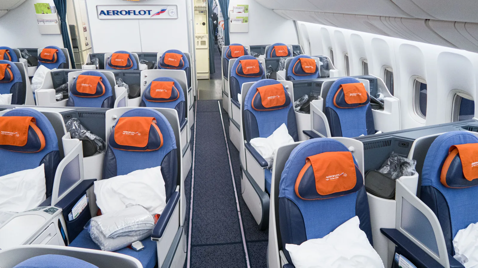 Бизнес-класс Boeing 777-300ER Аэрофлот: салон с посадкой 2-2-2