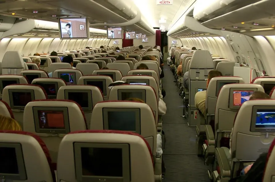 Эконом A330-300 Qatar Airways с экранами в каждой спинке