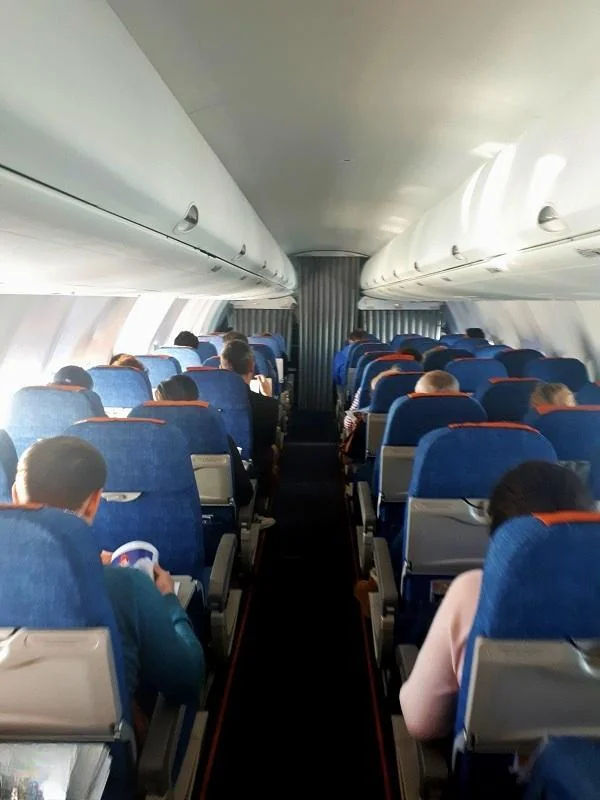 Эконом-класс Sukhoi Superjet 100 «Россия» с пассажирами