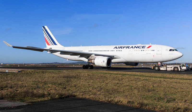 Airbus-A330-200-f-gzcg-air-france