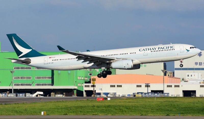 Airbus-A330-300-b-lar-cathay-pacific