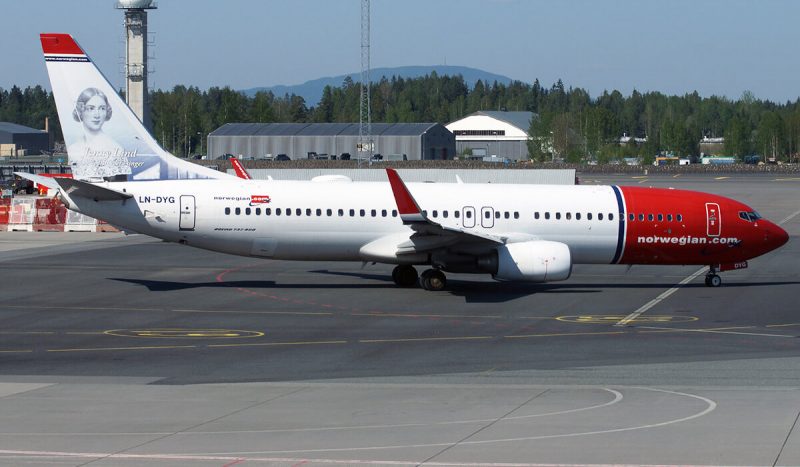 Boeing-737-800-ln-dyg-norwegian-air