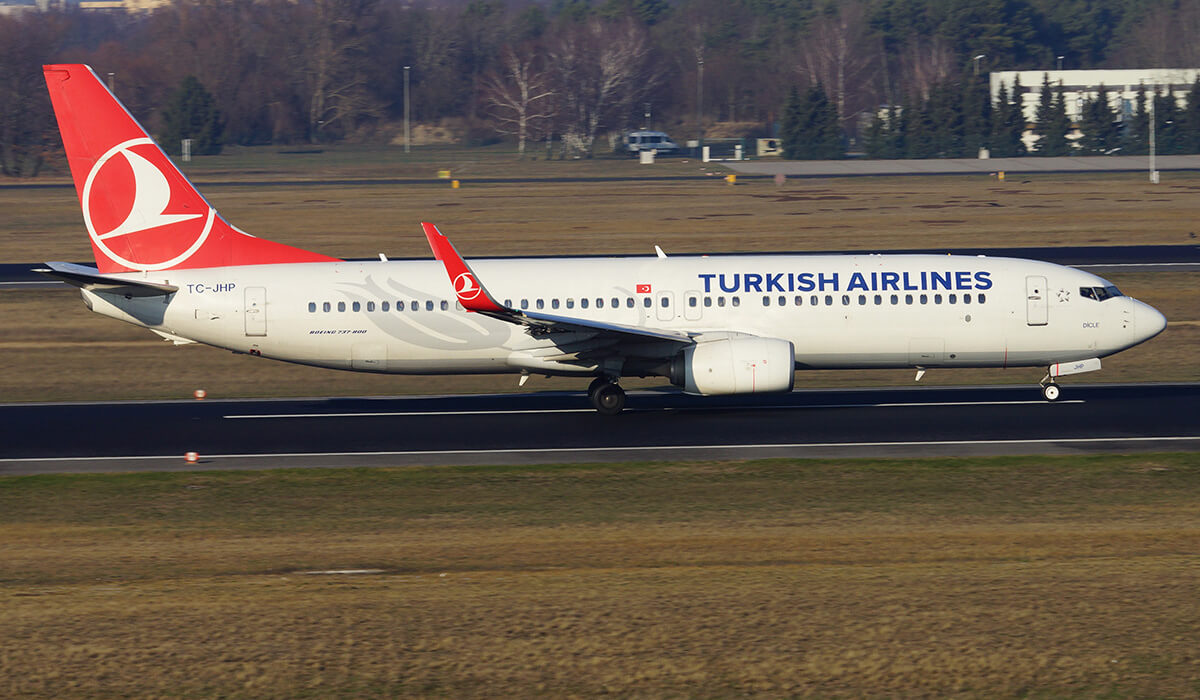 Туркиш эйрлайнс отзывы. Боинг 737 Туркиш Эйрлайнс. Туркиш Эйрлайнс 737-800. Boeing 737-800 Turkish Airlines. Боинг 737 турецкие авиалинии.