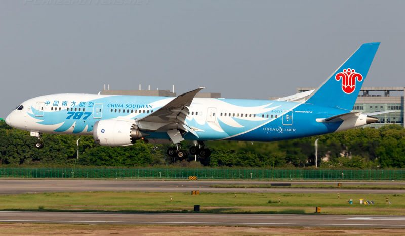 Boeing-787-8-Dreamliner-b-2737-china-southern-airlines