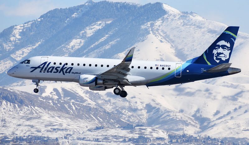 Embraer-ERJ-175-n403sy-alaska-airlines