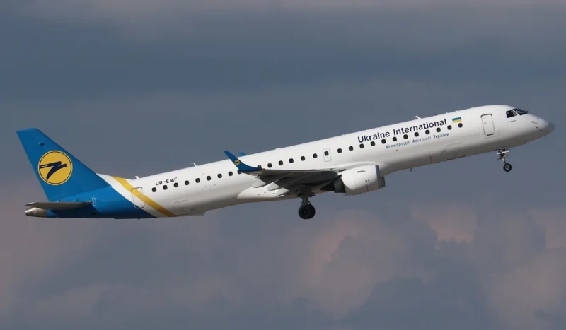 embraer-erj-195-ur-emf-ukraine-international-airlines