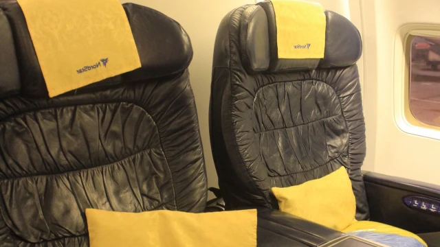 Nordstar Airlines  BEST SHORTHAUL BUSINESS CLASS SERVICE  BOEING B737-800   Sochi to Moscow - YouTube